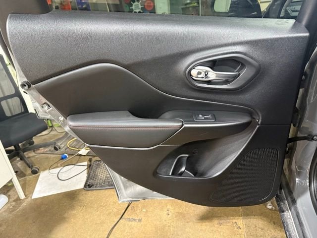 2023 Jeep Cherokee Trailhawk