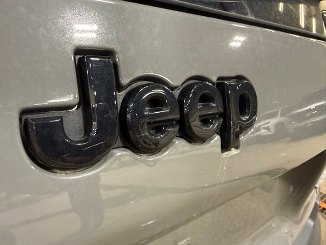 2023 Jeep Cherokee Trailhawk