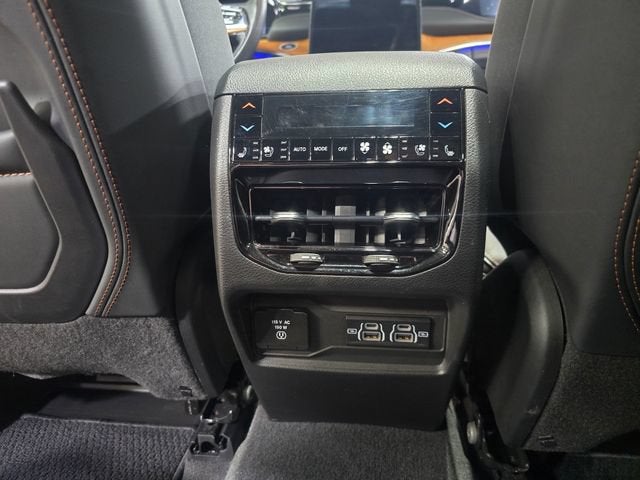 2022 Jeep Grand Cherokee Summit Reserve