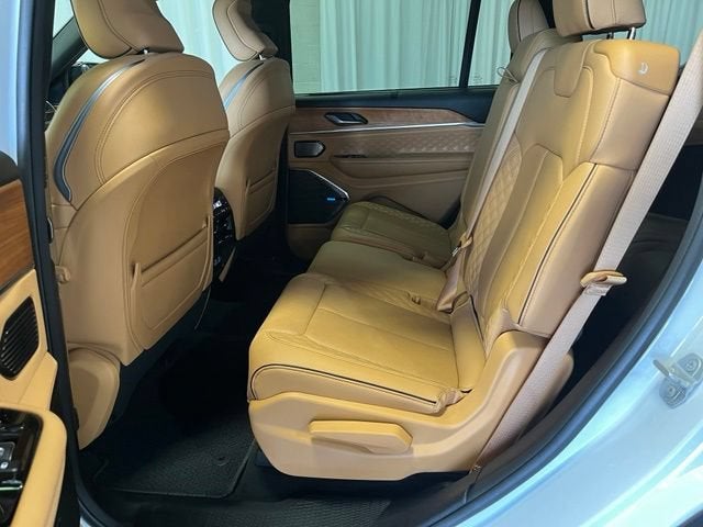 2023 Jeep Grand Cherokee L Summit Reserve