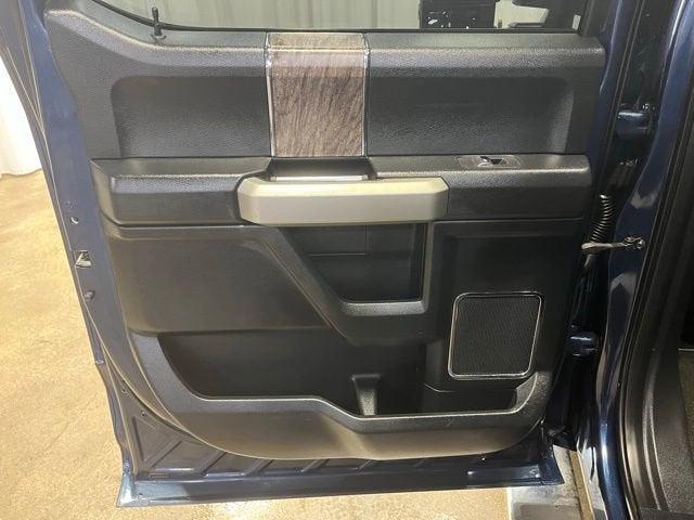 2017 Ford Super Duty F-350 DRW Lariat