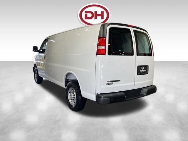 2026 Chevrolet Express Cargo 1WT