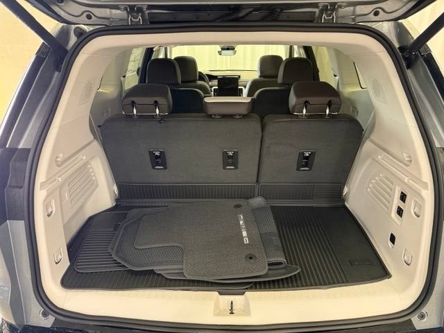 2027 GMC Acadia Denali