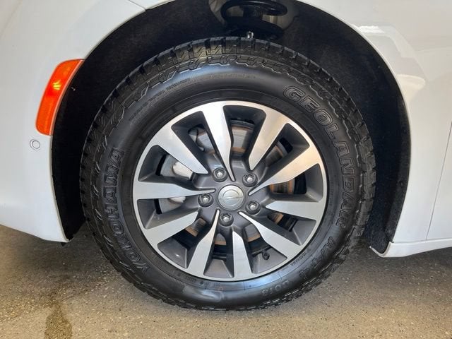 2020 Chrysler Pacifica Touring L Plus 35th Anniversary