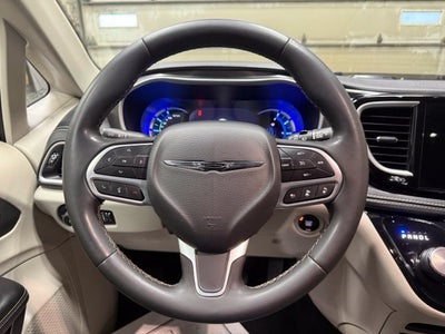 2022 Chrysler Pacifica Hybrid Touring L