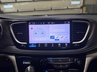 2022 Chrysler Pacifica Hybrid Touring L
