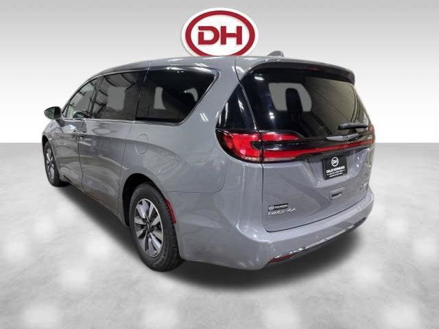 2022 Chrysler Pacifica Hybrid Touring L