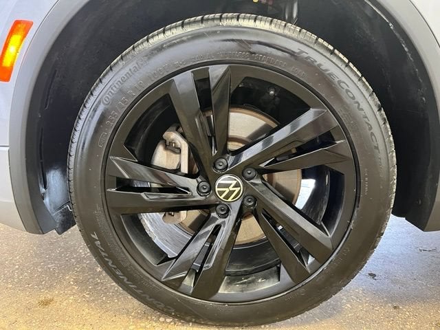 2023 Volkswagen Tiguan SE R-Line Black
