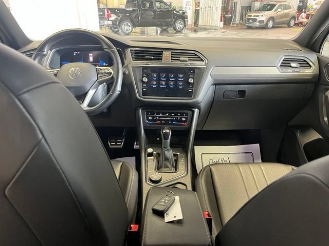 2023 Volkswagen Tiguan SE R-Line Black