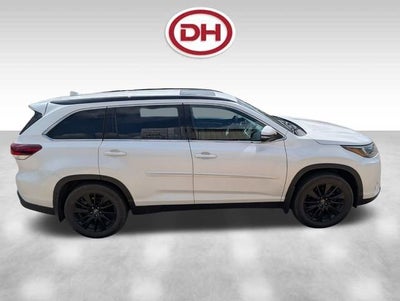 2019 Toyota Highlander SE
